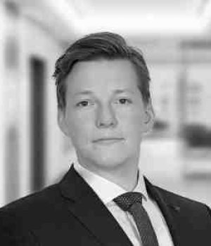 Updated Carl Becker Headshot